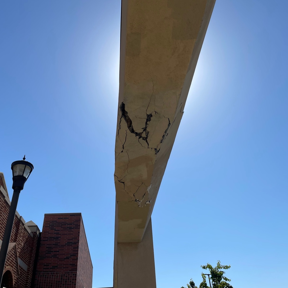 Fresno Arch broken before construction